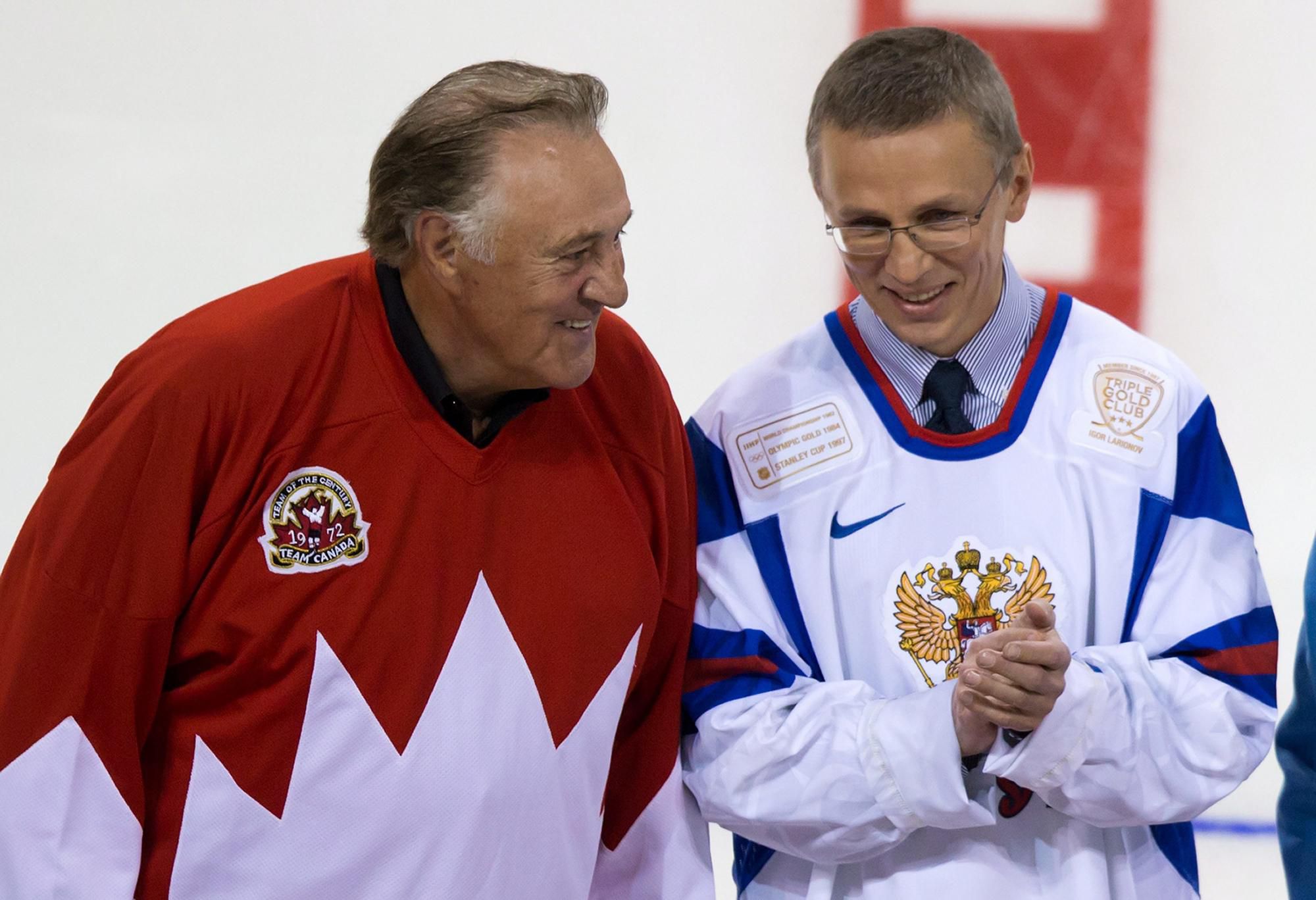 Phil Esposito (Kanada) a Igor Larionov (Rusko).