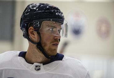 Hviezda Edmontonu Oilers mala pozitívny test na koronavírus