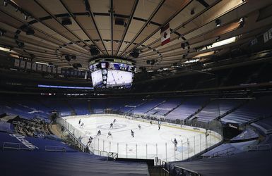 Štát New York otvára veľké štadióny, zaplniť bude možné len desať percent maximálnej kapacity