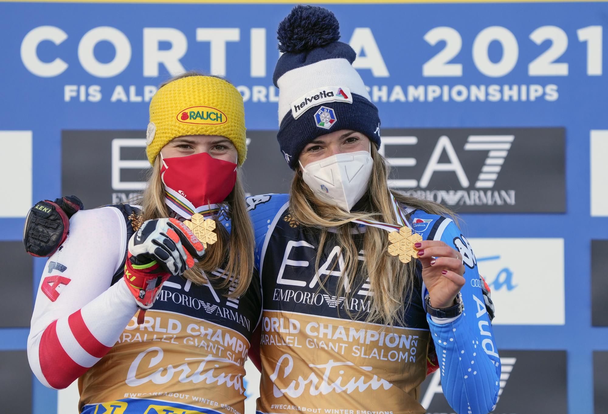 Marta Bassinová a Katharina Liensbergerová - dve víťazky paralelného slalomu.