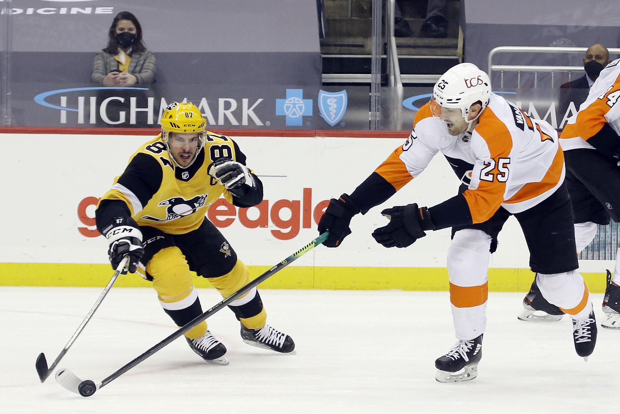 Sidney Crosby (Pittsburgh Penguins) a James van Riemsdyk (Philadelphia Flyers).