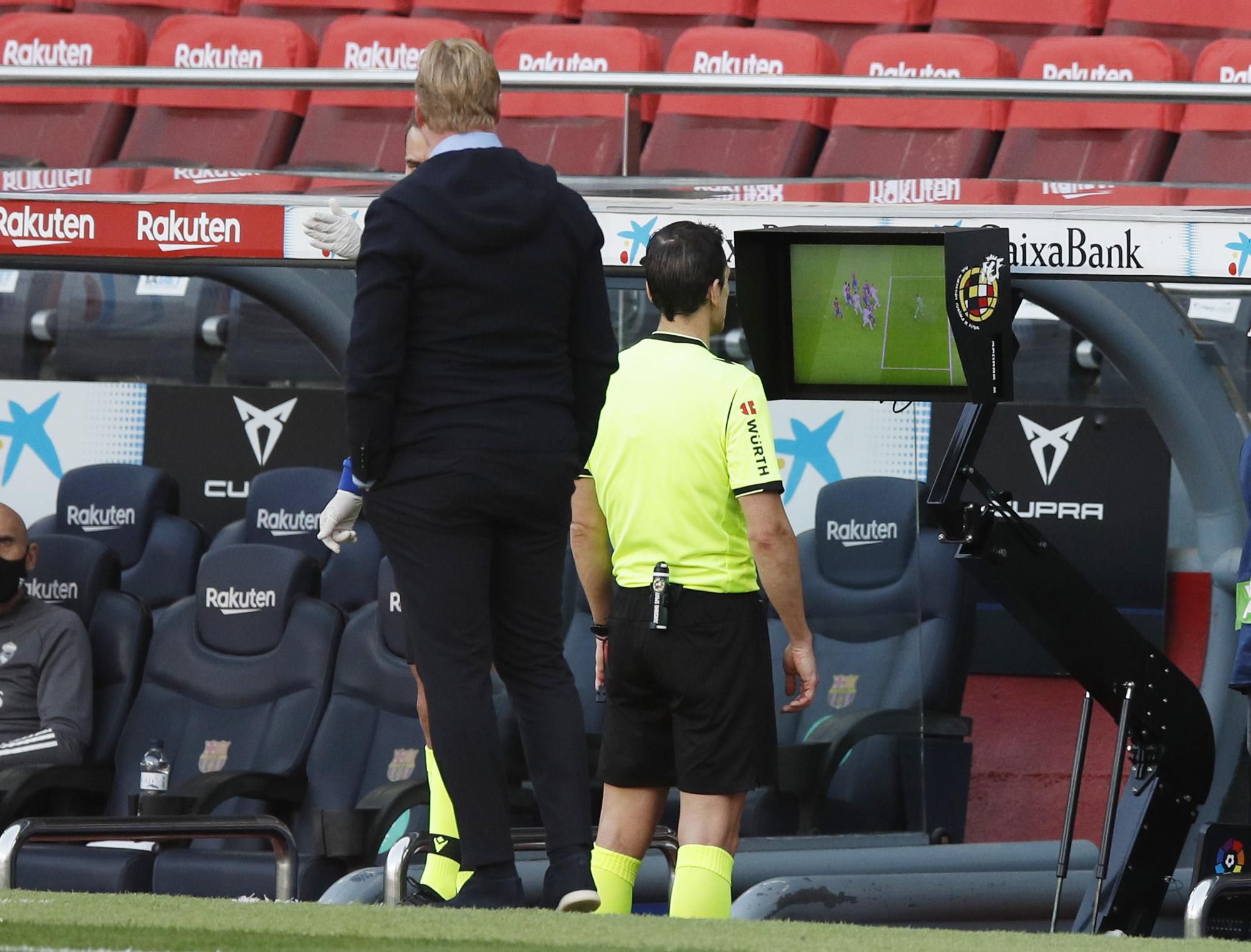 Ronald Koeman sa díva na sytém VAR v zápase proti Realu Madrid