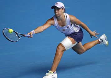 Australian Open: Bartyovú trápia problémy so stehnom a nenastúpi na štvorhru