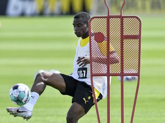 Šestnásťročný talent Borussie Dortmund môže v sobotu zlomiť bundesligový rekord