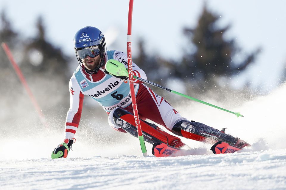 Marco Schwarz počas slalomu v Adelbodene