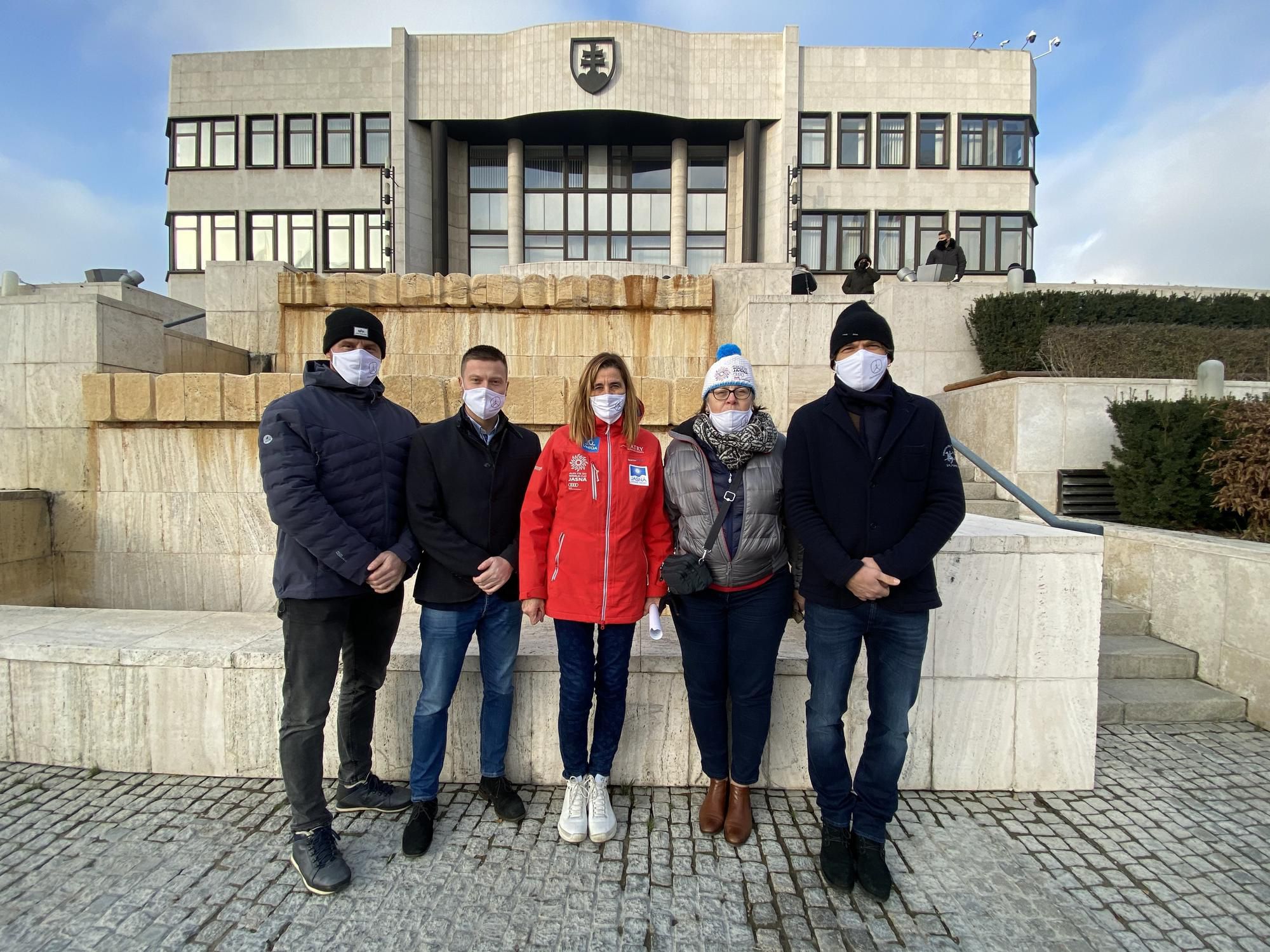 Odchádzajúci členovia predsedníctva alpských disciplín - Tomáš Hudec, Peter Bendík ml., Jana Palovičová, Jaroslava Senčeková, Pavol Chovaňák