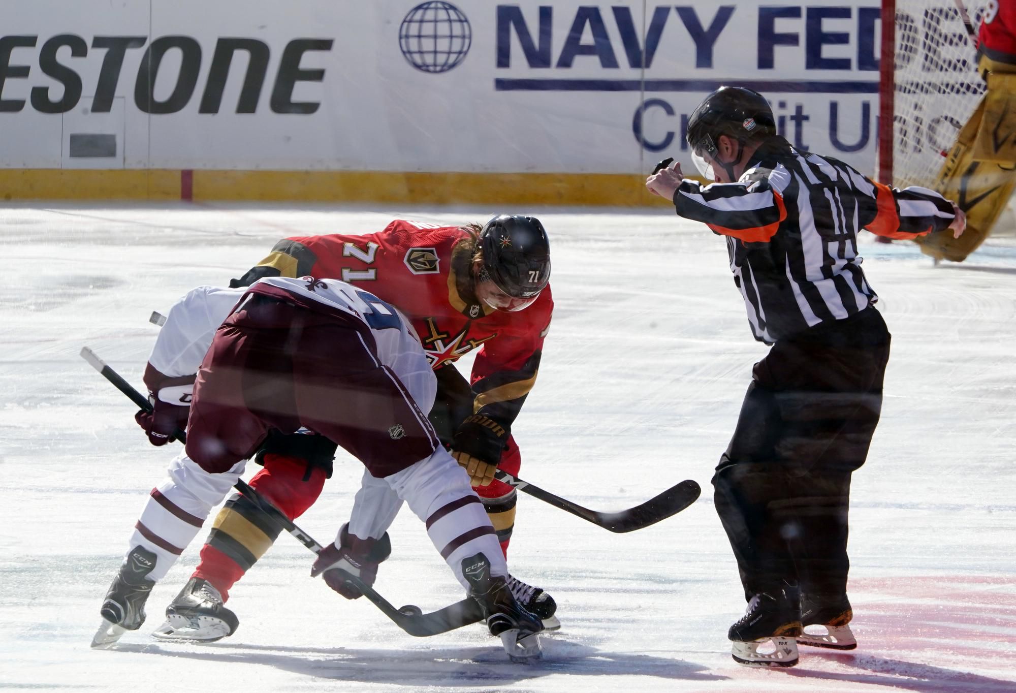 Zápas Colorado Avalanche – Vegas Golden Knights pod holým nebom