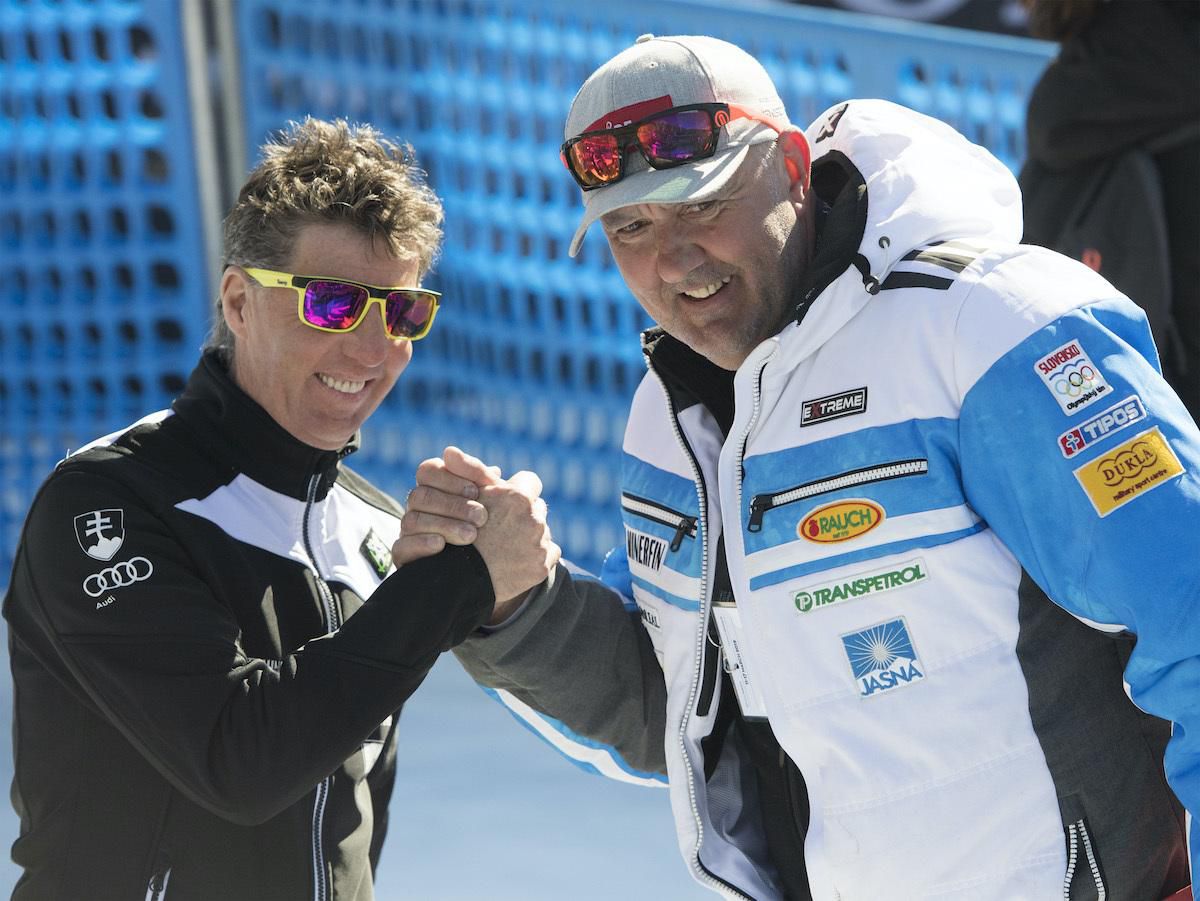 Igor Vlha (vpravo), otec slovenskej lyžiarky Petry Vlhovej a jej taliansky tréner Livio Magoni.