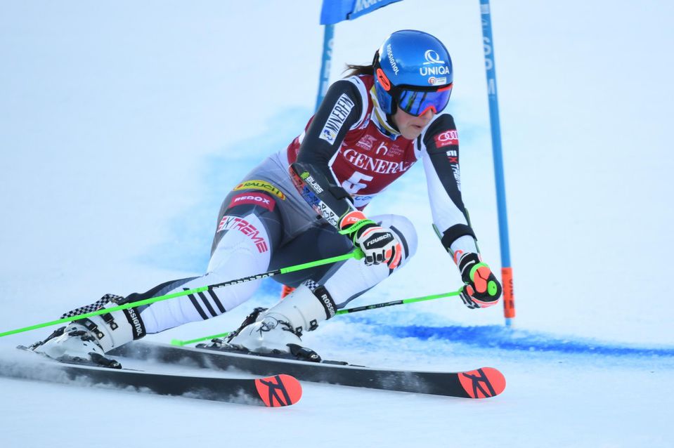 Petra Vlhová počas 1. kola obrovského slalomu Svetového pohára v slovinskej Krajnskej Gore