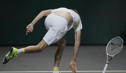 ATP Rotterdam: Najvyššie nasadený Medvedev končí v 1. kole, s turnajom sa lúči aj Zverev