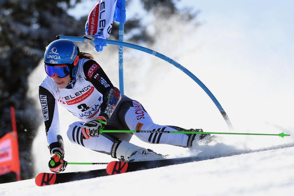 Petra Vlhová na trati počas 1. kola obrovského slalomu Svetového pohára v Jasnej