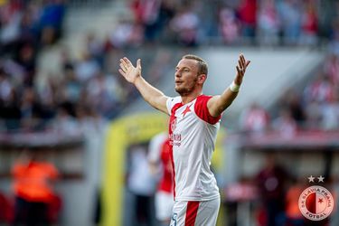 Zo Slavie Praha odchádza do Premier League ďalší hráč
