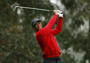 Tiger Woods si v decembri zahrá na turnaji v tíme so synom