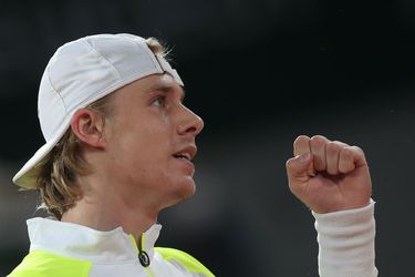ATP Petrohrad: Shapovalov vyradil Troickiho už v 1. kole, ďalej aj Američan Opelka