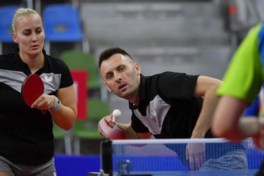 Stolný tenis: Ľubomír Pištej a Barbora Balážová skončili vo štvrťfinále na turnaji v Dauhe