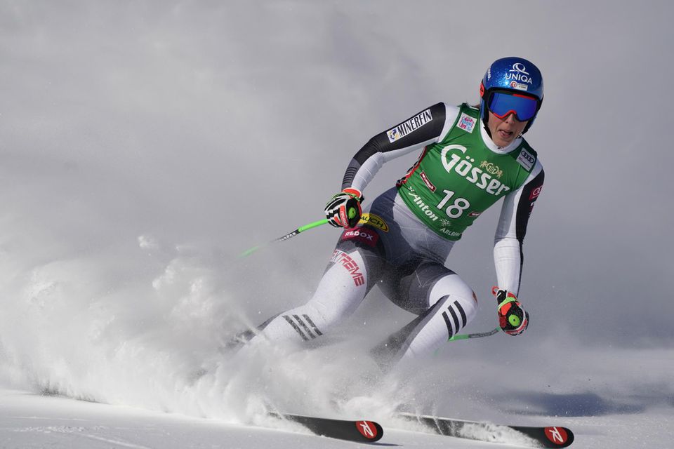 Petra Vlhová v cieli v zjazde žien Svetového pohára v alpskom lyžovaní v rakúskom stredisku St. Anton