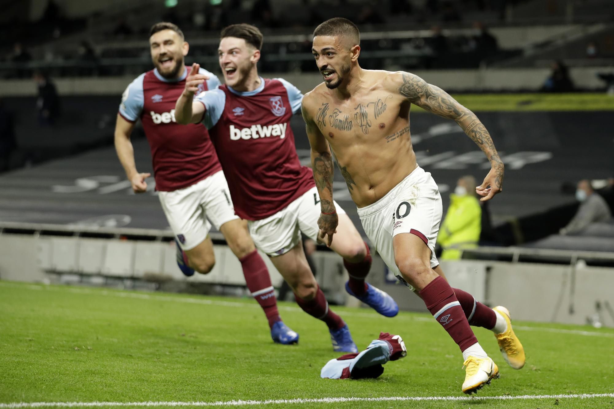 Manuel Lanzini sa teší zo streleného gólu