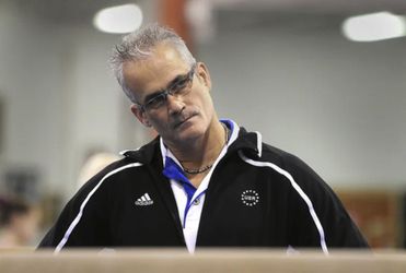 Bývalý tréner gymnastiek USA spáchal samovraždu, bol obvinený zo zneužívania mladých športovkýň