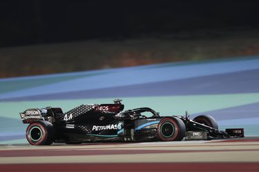 Veľká cena Bahrajnu: Lewis Hamilton s 98. pole position v kariére