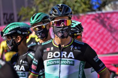 Giro: Nespokojný Peter Sagan nešetril pelotón a okomentoval aj rivala Arnauda Démara