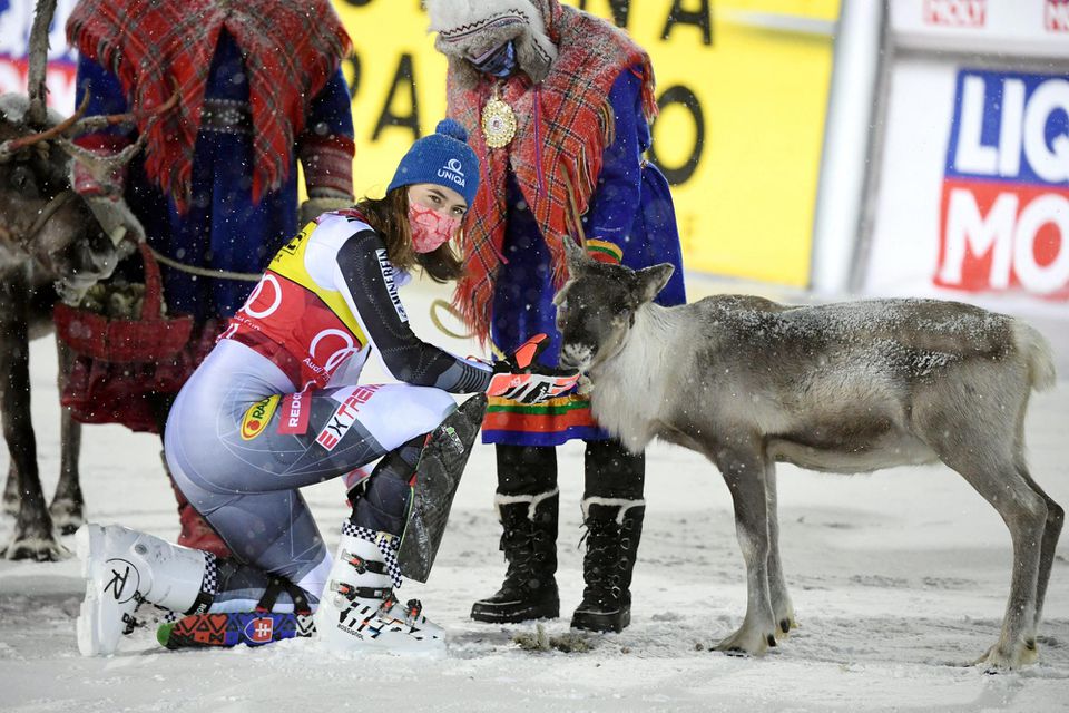 Sob Petry Vlhovej, ktorého dostala za víťazstvo v slalome v Levi.