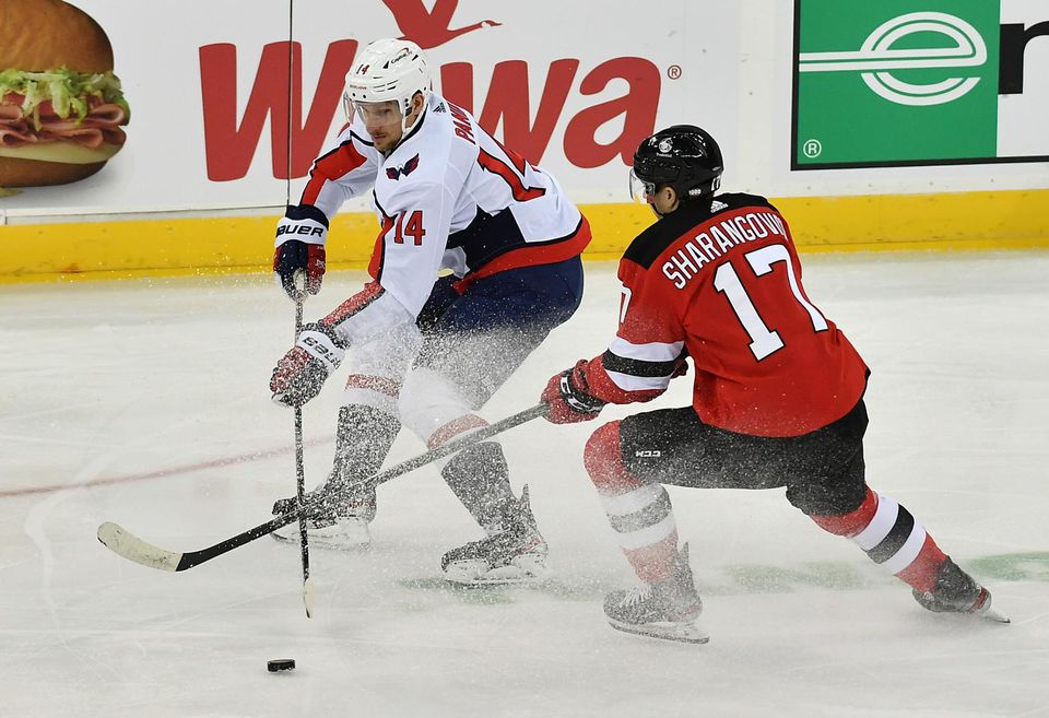 Richard Pánik v zápase New Jersey Devils – Washington Capitals
