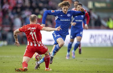 Alex Král vymenil zostupujúce Schalke za účastníka Ligy majstrov