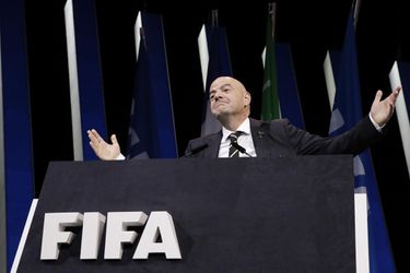 Infantino diskutoval s talianskym predsedom vlády o otvorení štadiónov