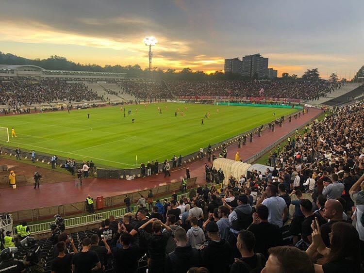Belehradské derby Partizan - Crvena zvezda.