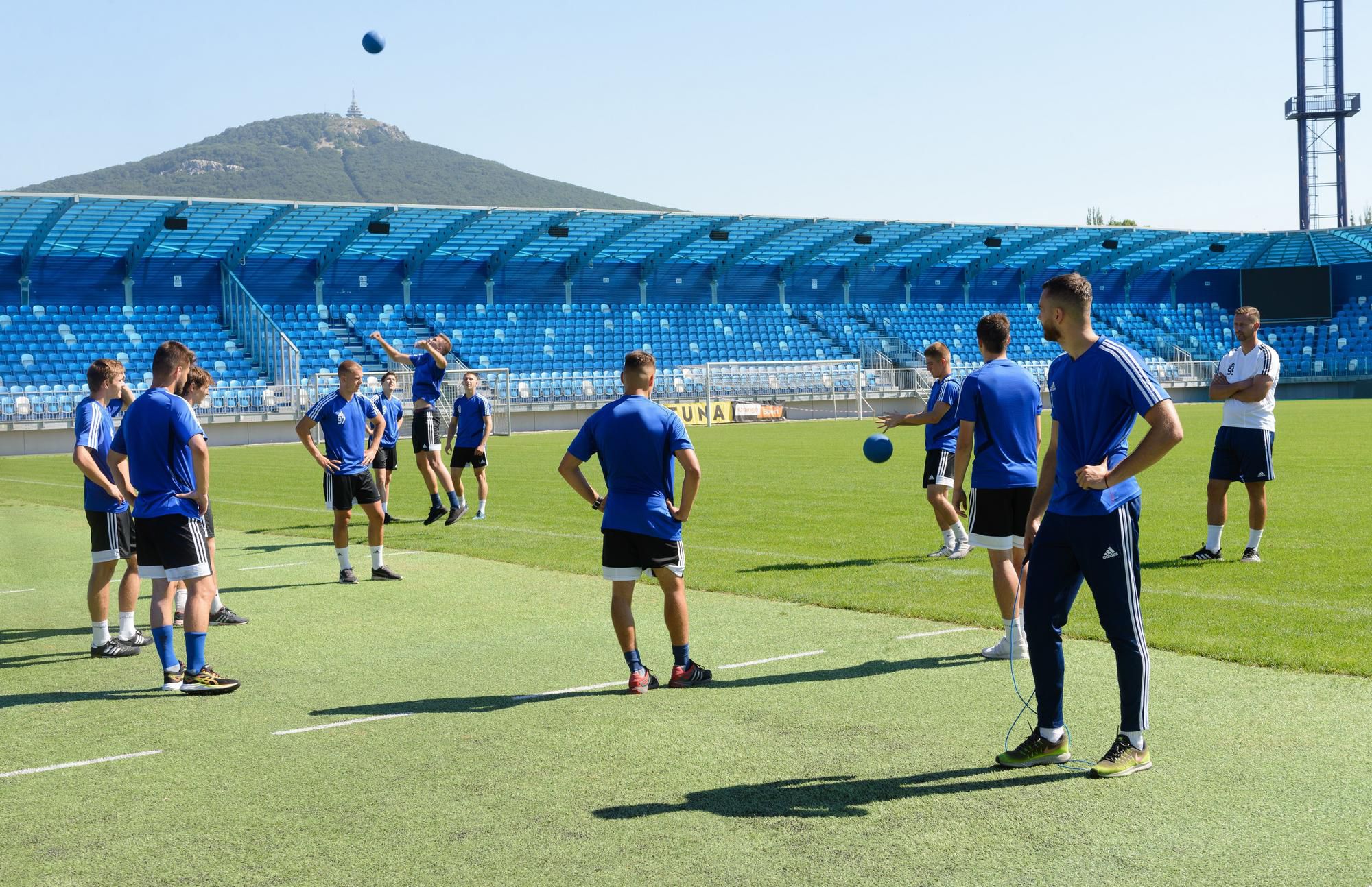 Futbalisti FC Nitra na tréningu