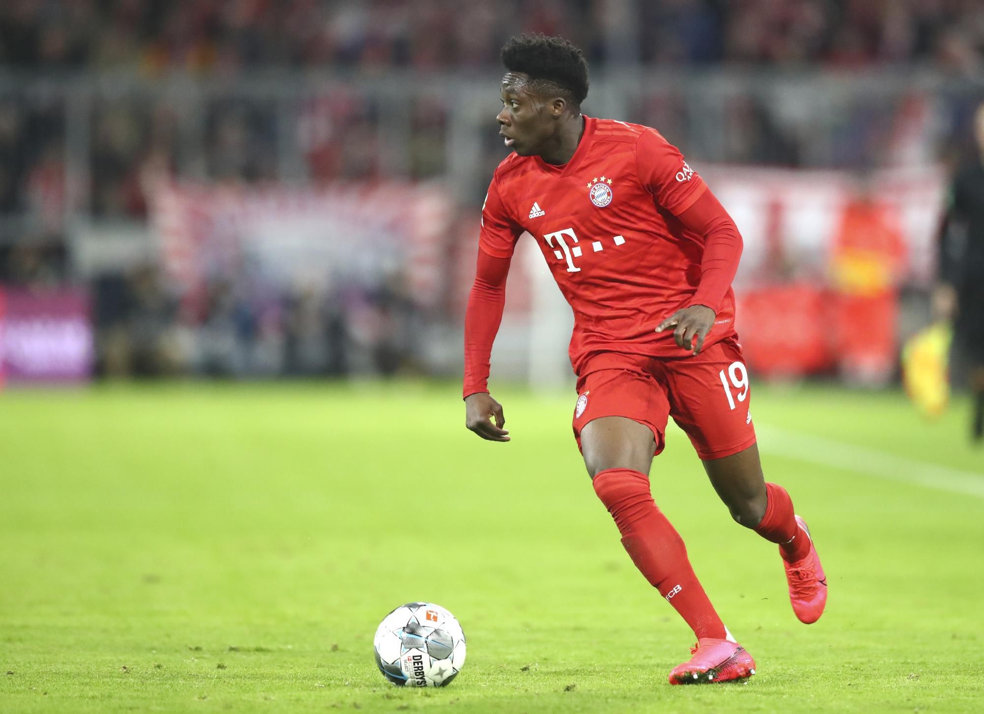 Alphonso Davies v drese Bayernu Mníchov.