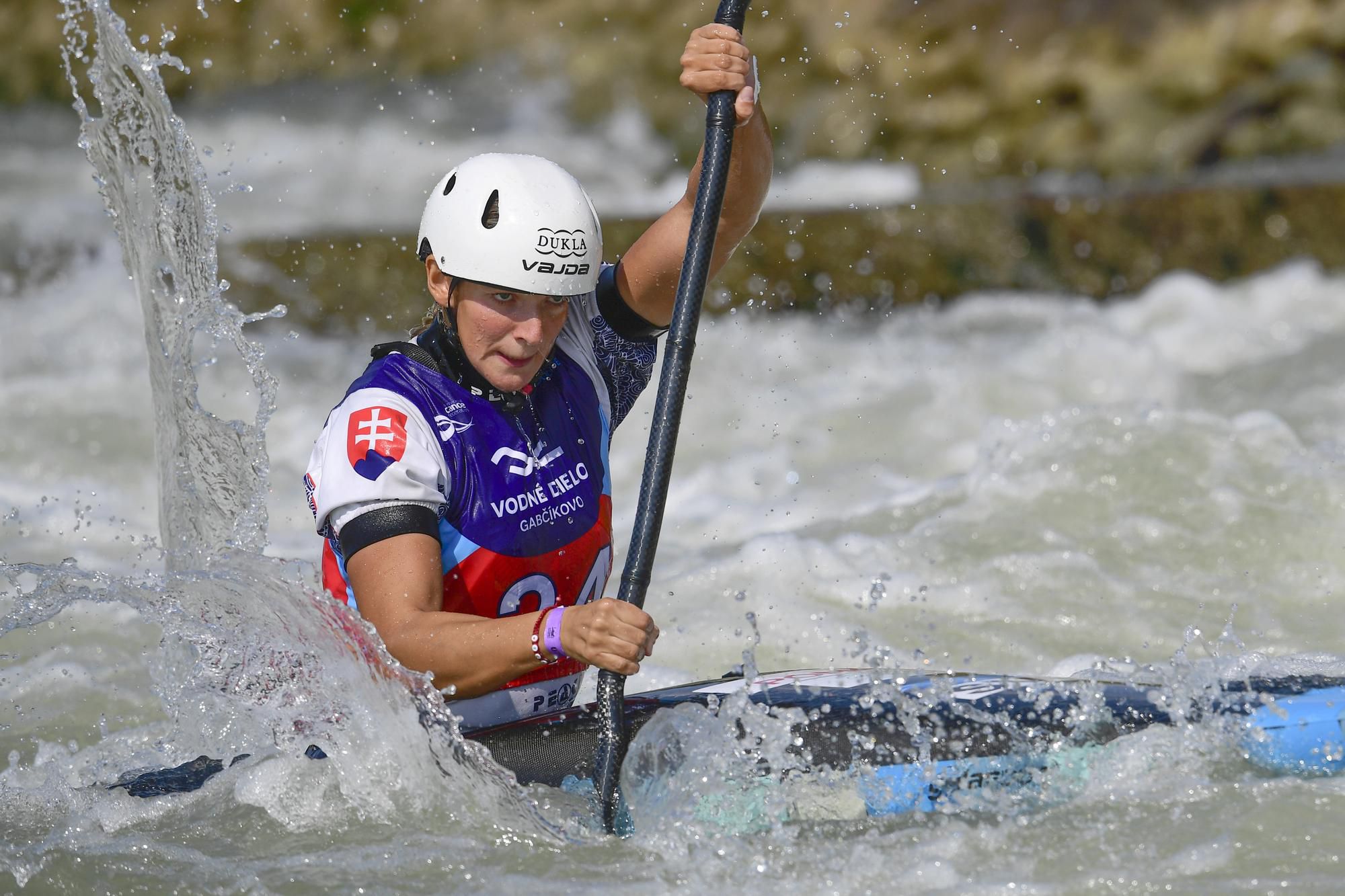 Eliška Mintálová počas finálovej jazdy v kategórii K1 na MSR 2020