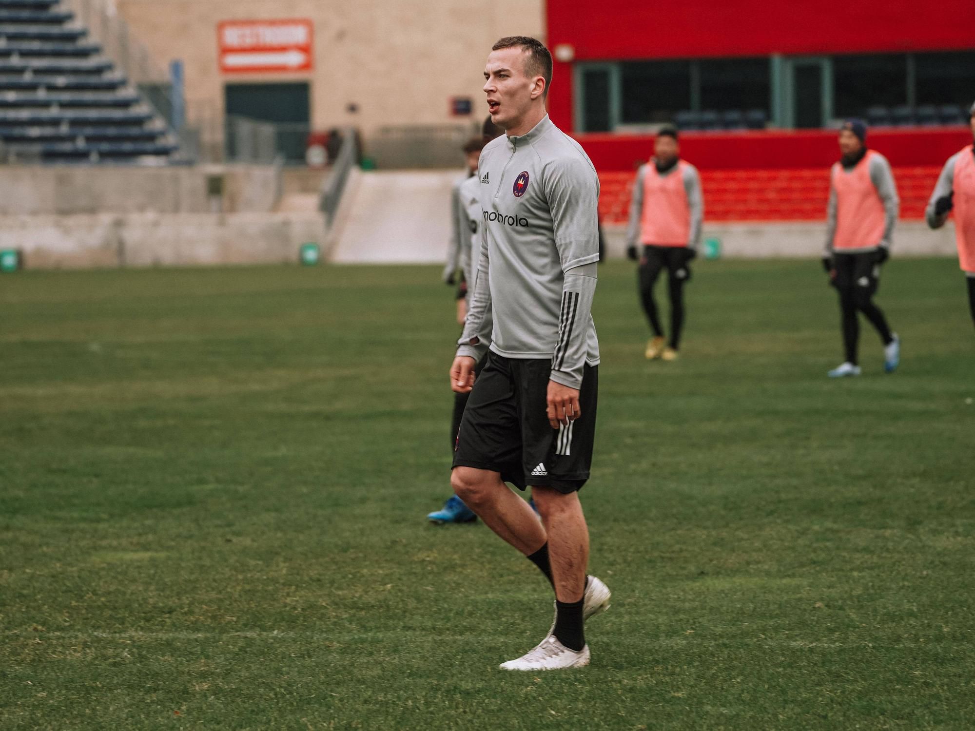 Obranca Boris Sekulič na tréningu Chicago Fire.