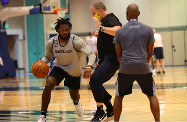 NBA: Justise Winslow si počas tréningu zranil bedrový kĺb, v tejto sezóny už Memphisu nepomôže