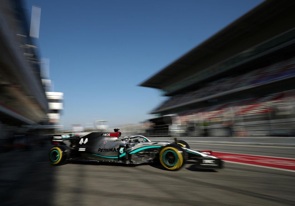Lewis Hamilton na Mercedese počas predsezónnych testov.