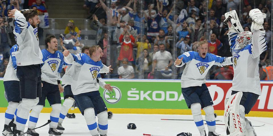 Fínski hráči sa ešia z titulu.