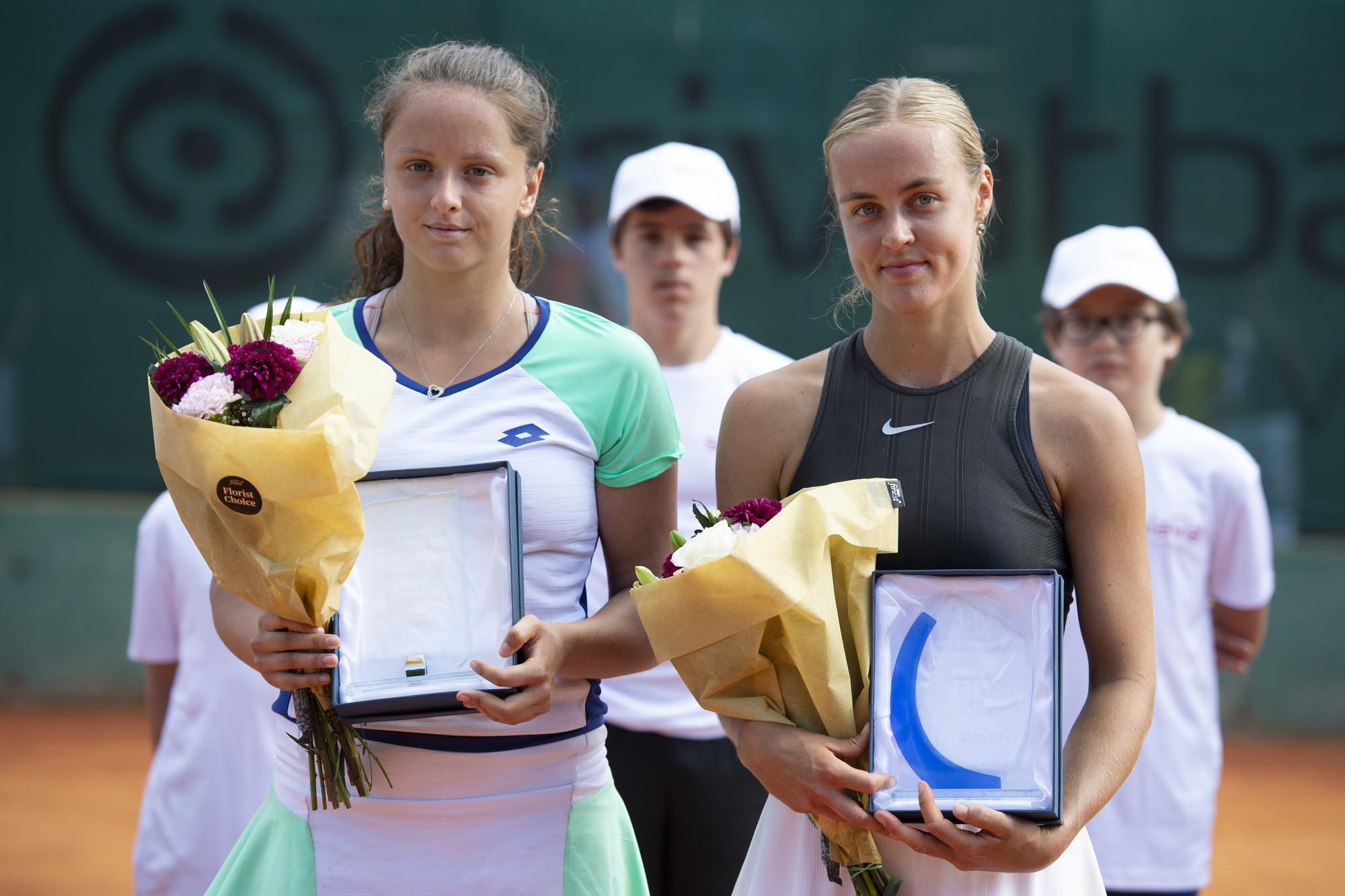 Anna Karolína Schmiedlová a Viktória Kužmová na turnaji Privatbanka Open