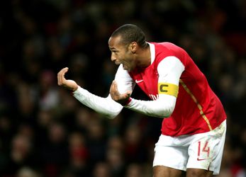 Legendárny Thierry Henry túžil po Manchestri United, Ferguson ho odmietol