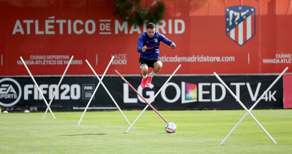 Hráč Atlética Madrid počas tréningu.