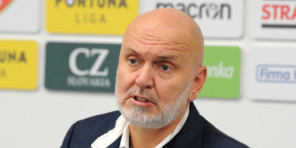 Majiteľ klubu FK DAC 1904 Dunajská Streda Oszkár Világi počas tlačovej konferencie.