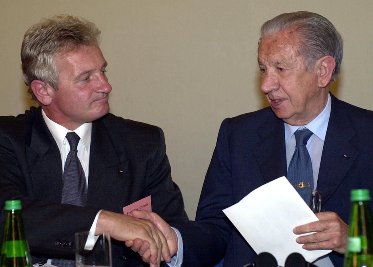 Juan Antonio Samaranch a a vtedajší predseda SOV František Chmelár (2000).