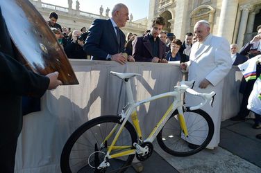Peter Sagan je nadšený z kroku pápeža. Jeho dar čaká zaujímavý osud