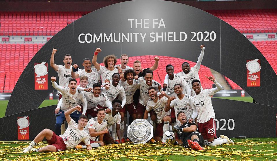 Arsenal oslavuje triumf v Community Shield 2020