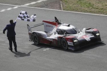 Toyota tretíkrát za sebou triumfovala na vytrvalostných pretekoch 24 hodín Le Mans