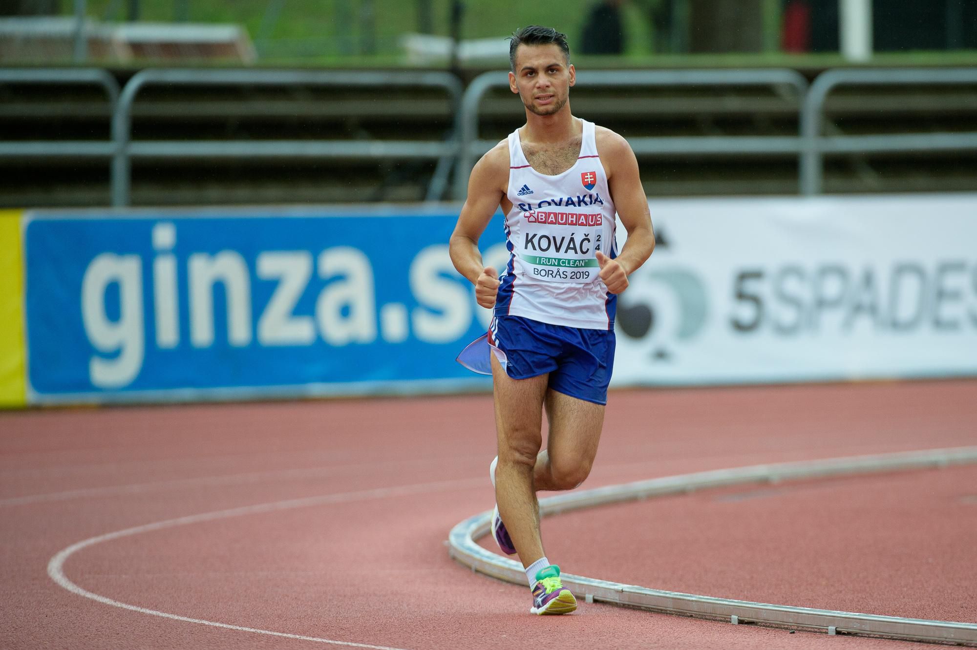 Daniel Kováč na pretekoch.