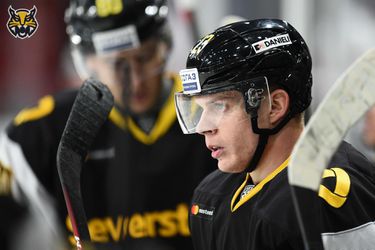 Zranený Adam Liška dúfa, že nedostane koronavírus a stihne začiatok ročníka KHL