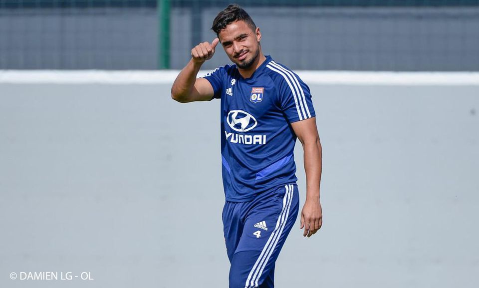 Rafael v drese Olympique Lyon.
