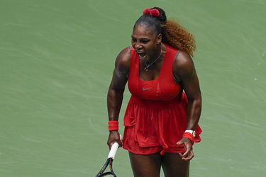 US Open: Serena Williamsová po trojsetovej bitke postúpila do semifinále