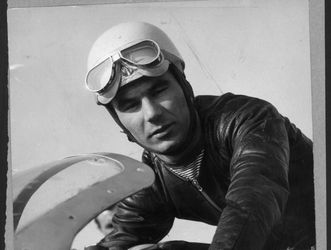 Zomrel deväťnásobný motocyklový šampión Carlo Ubbiali