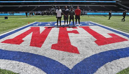 NFL sa dohodla s hráčmi, platový strop o rok klesne